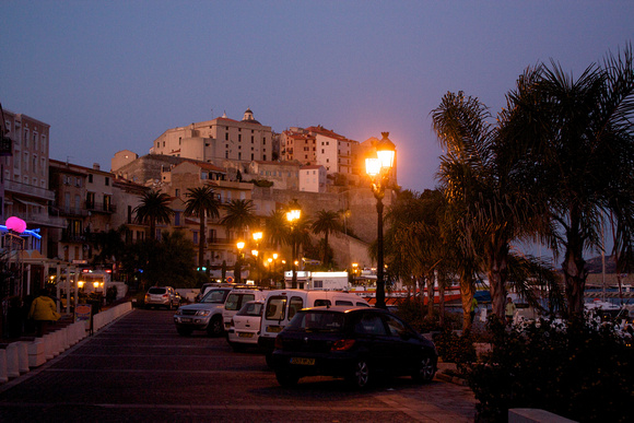 Abend auf der Hafenpromenade von Calvi